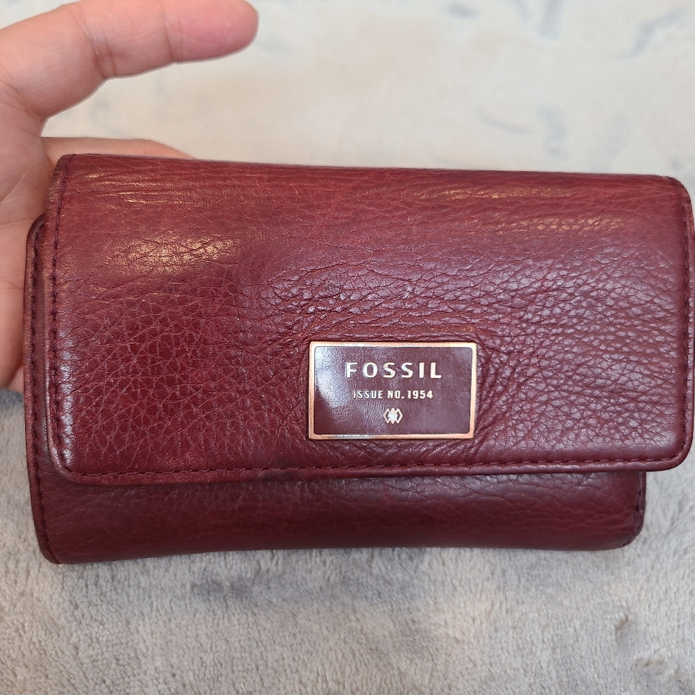 Fossil tri-fold wallet